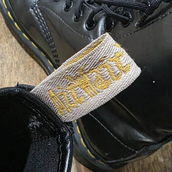 Dr. Martens 1460 Vegan Chrome Classic Synthetic Lace-Up 8 Eye Combat Boots. 9 - Picture 6 of 15